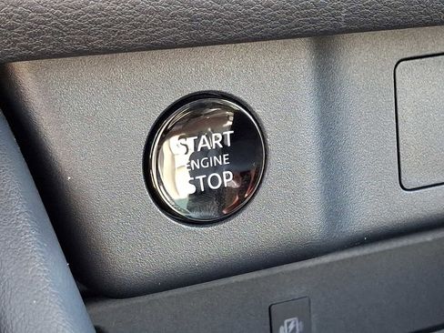 Used 2024 Nissan Rogue Platinum image 25