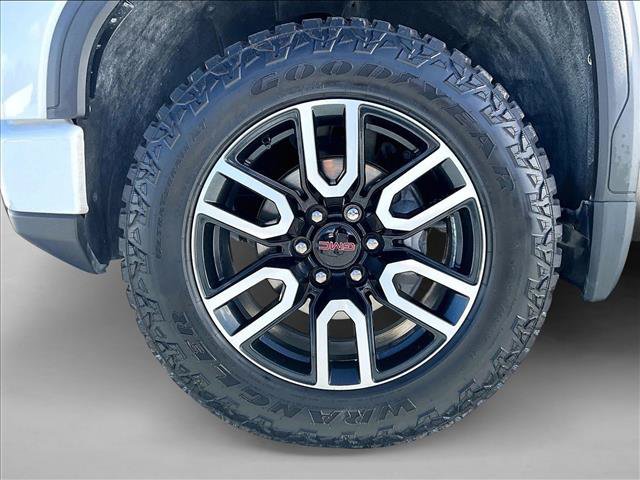 Used 2024 GMC Sierra 1500 AT4 w/ Technology Package AWD/4WD image 10