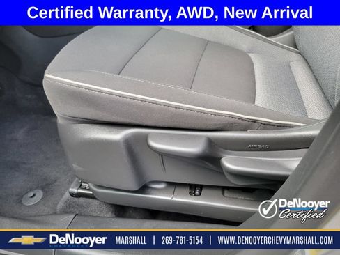 Used 2025 Chevrolet TrailBlazer LT AWD/4WD image 9