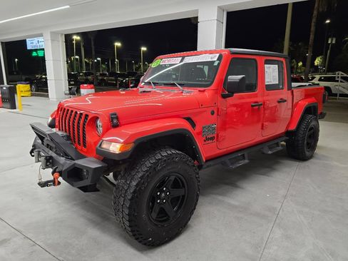 Used 2023 Jeep Gladiator Sport AWD/4WD image 2