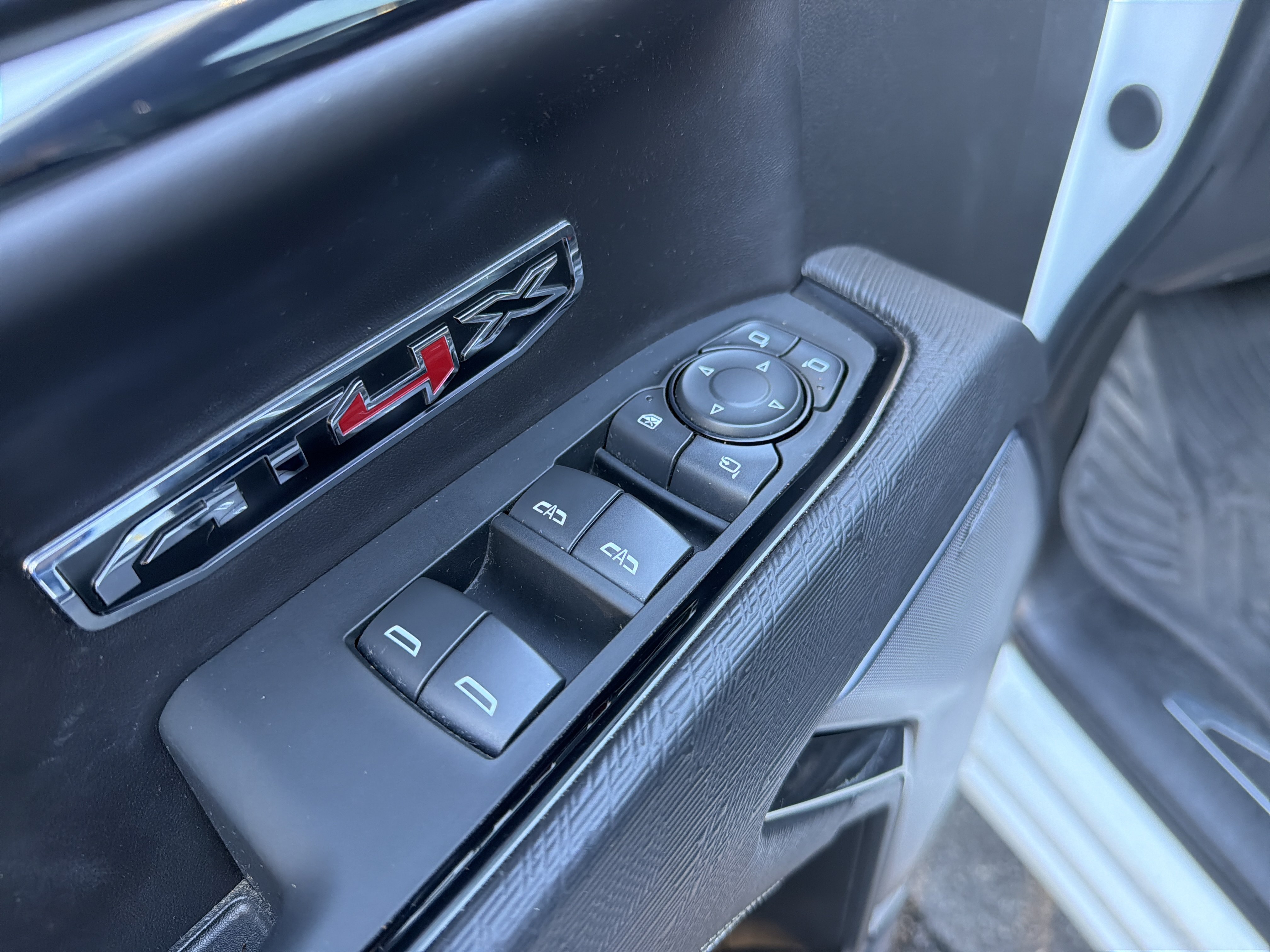 Used 2024 GMC Sierra 1500 AT4X w/ AT4X AEV Edition AWD/4WD image 15