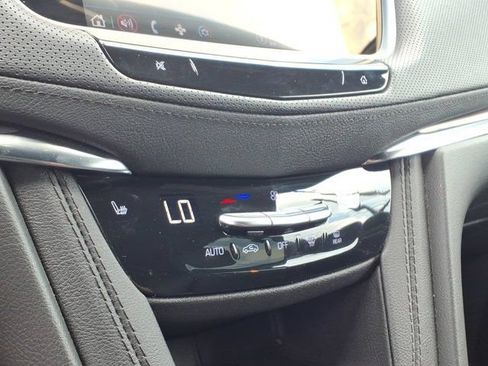 Used 2023 Cadillac XT5 Luxury AWD/4WD image 14