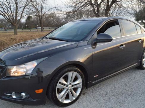 Used 2014 Chevrolet Cruze LTZ w/ Enhanced Safety Package image 4