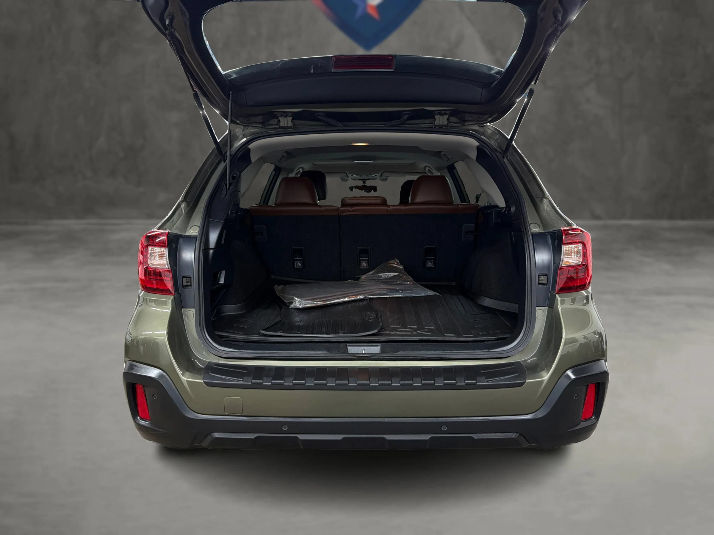 Used 2018 Subaru Outback 2.5i Touring AWD/4WD image 12