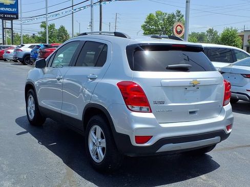 Used 2018 Chevrolet Trax LT w/ LT Convenience Package AWD/4WD image 3