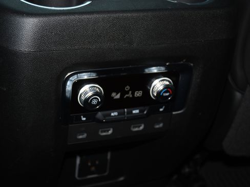 Used 2023 GMC Yukon Denali Ultimate image 17