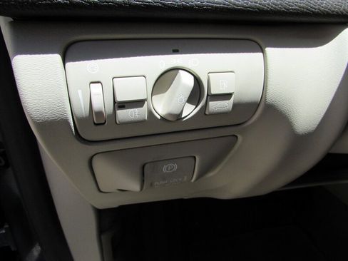 Used 2012 Volvo XC60 3.2 FWD image 21