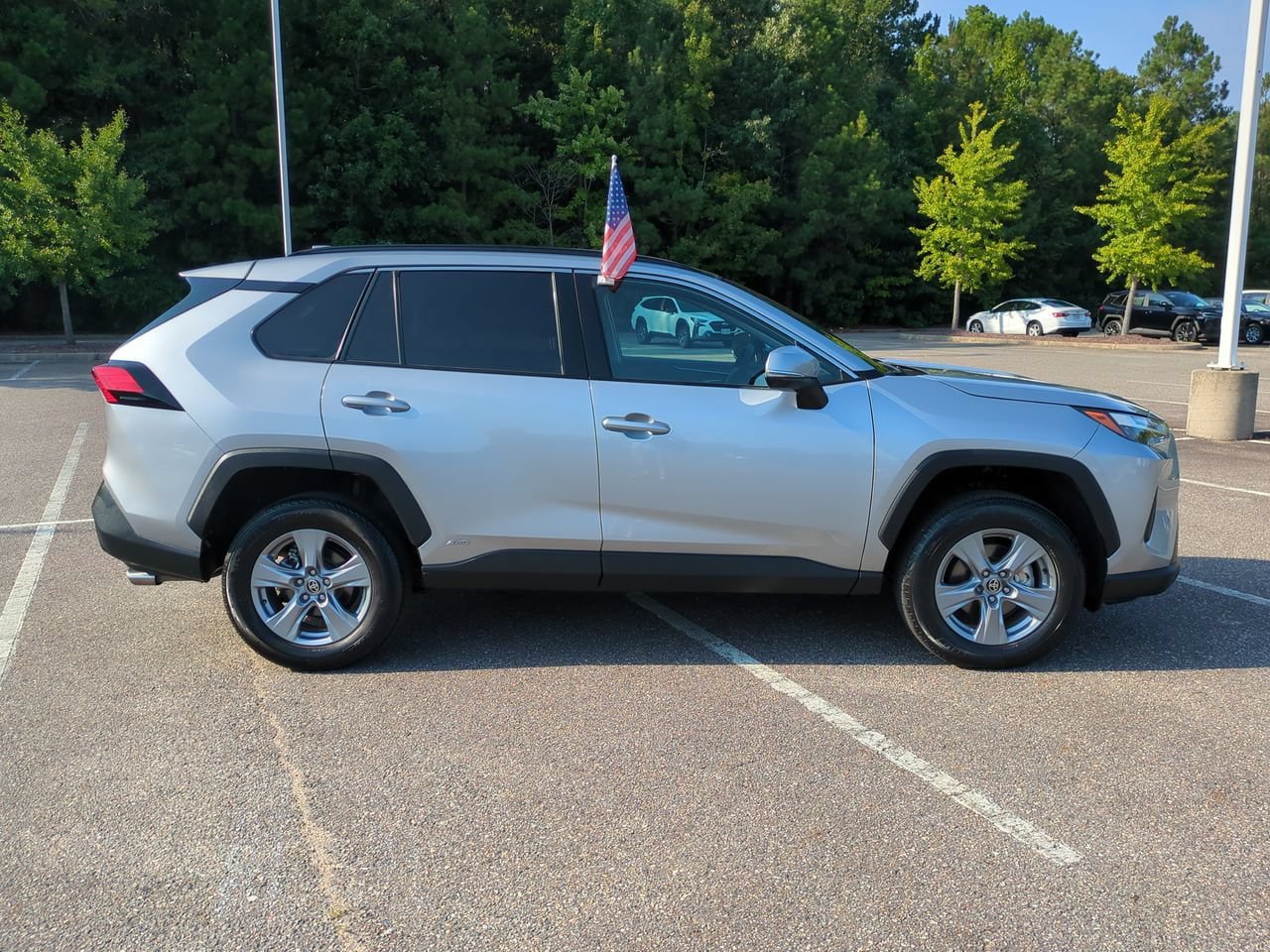 Used 2025 Toyota RAV4 XLE AWD/4WD image 3