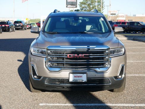 Used 2022 GMC Acadia SLT w/ Preferred Package AWD/4WD image 4
