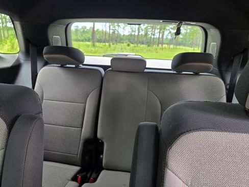 Used 2026 Chevrolet Traverse LT w/ Driver Confidence Package FWD image 19