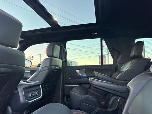 Used 2025 Ford Expedition Tremor image 40