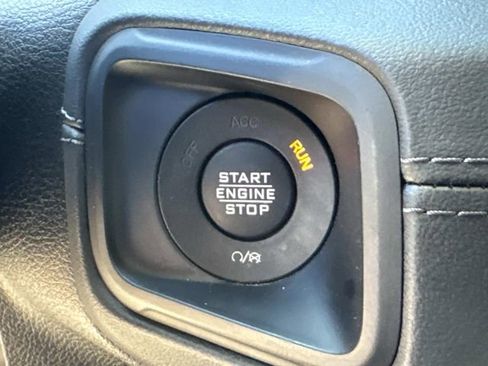 Used 2024 Jeep Gladiator Rubicon w/ Convenience Group image 28