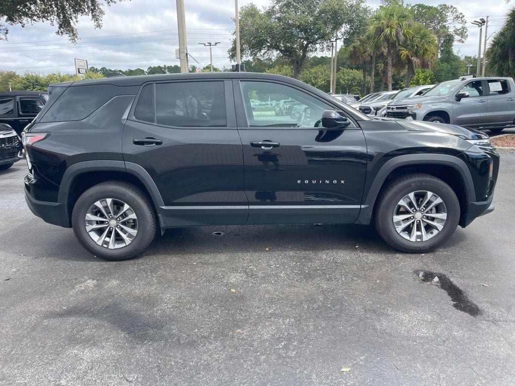 Used 2026 Chevrolet Equinox LT AWD/4WD image 7