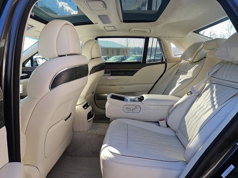 Used 2023 Genesis G90 3.5T image 10