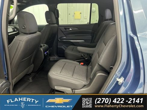 Used 2025 Chevrolet Traverse LT w/ LPO, Floor Liner Package FWD image 11
