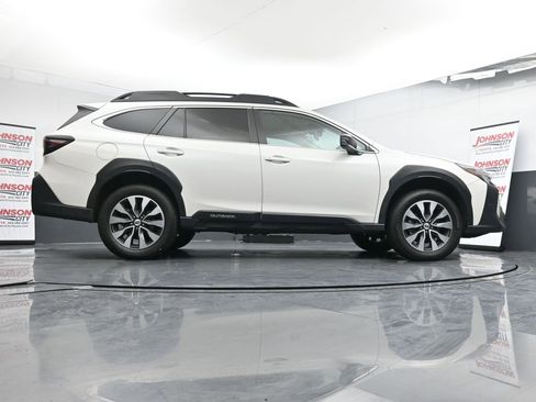 Used 2023 Subaru Outback Limited image 24