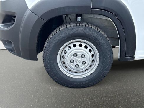Used 2025 RAM ProMaster 2500 w/ Convenience Group FWD image 12