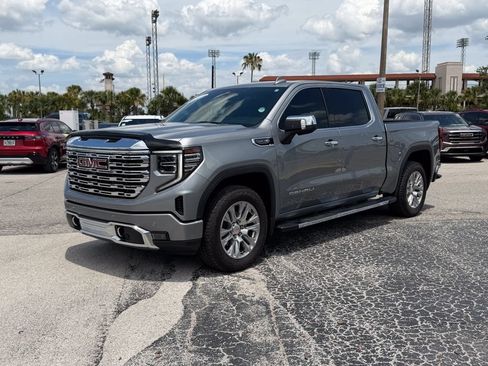 Used 2024 GMC Sierra 1500 Denali w/ Technology Package AWD/4WD image 8