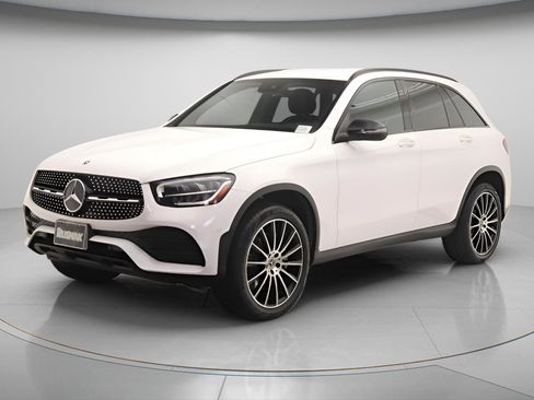 Used 2022 Mercedes-Benz GLC 300 image 3