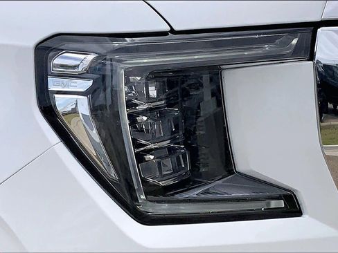 Used 2022 GMC Yukon SLT w/ SLT Premium Package AWD/4WD image 28