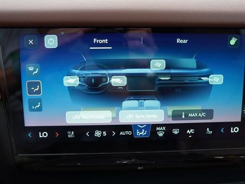 Used 2025 Lincoln Navigator Reserve AWD/4WD image 32