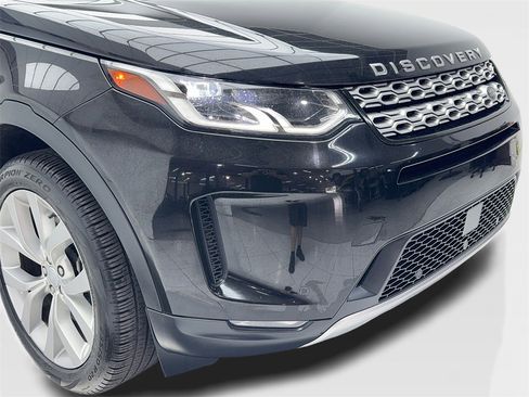 Used 2023 Land Rover Discovery Sport SE image 3