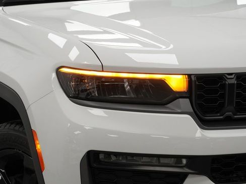 New 2026 Jeep Grand Cherokee Limited w/ Limited Altitude Package image 5