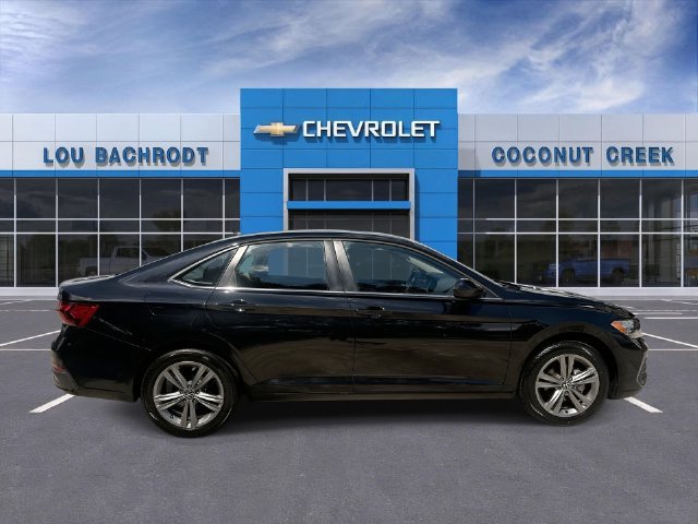 Used 2024 Volkswagen Jetta SE FWD image 9