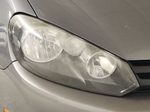 Used 2010 Volkswagen Golf 2-Door image 14