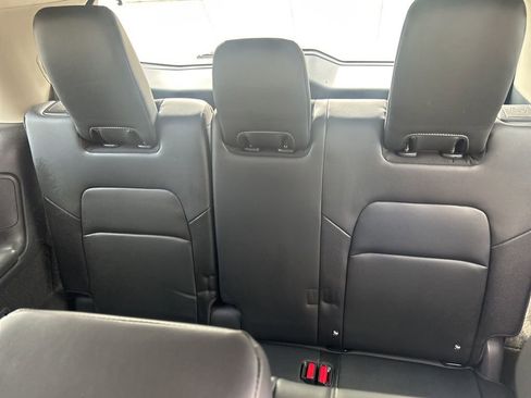 Certified 2025 Nissan Pathfinder SL image 25