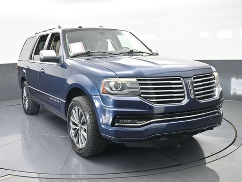 Used 2016 Lincoln Navigator Select image 9