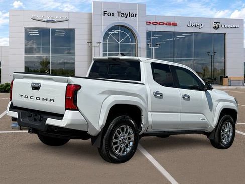 Used 2025 Toyota Tacoma Limited AWD/4WD image 4