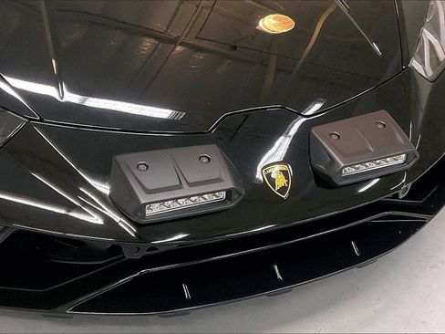Used 2024 Lamborghini Huracan Sterrato image 31
