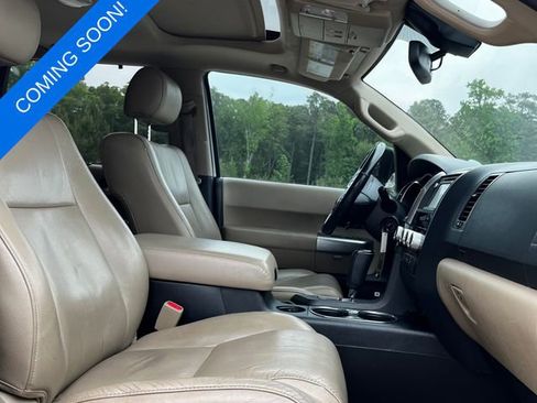 Used 2018 Toyota Sequoia Limited w/ Safety & Convenience Package RWD image 4