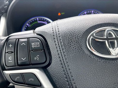 Used 2019 Toyota Highlander Limited image 26