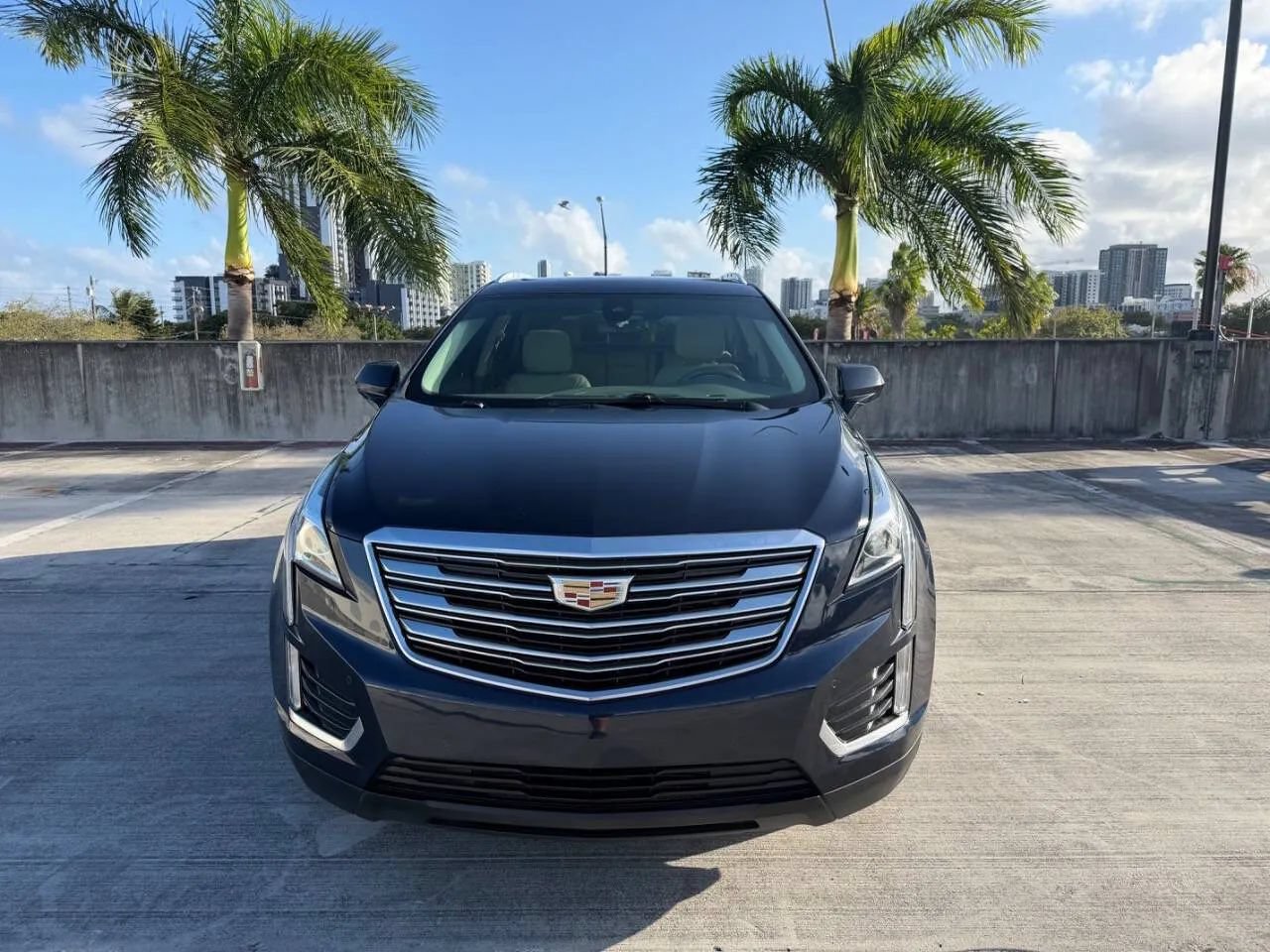 Used 2017 Cadillac XT5 Luxury w/ Driver Awareness Package FWD image 4