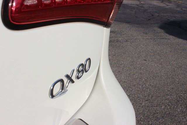 Used 2017 INFINITI QX80 4WD w/ Deluxe Technology Package image 5