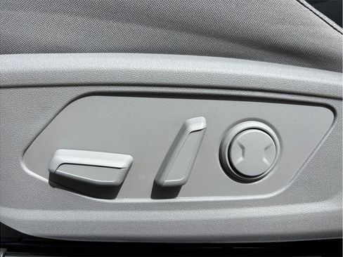 Used 2022 Hyundai Elantra SEL w/ Convenience + Premium Package FWD image 19