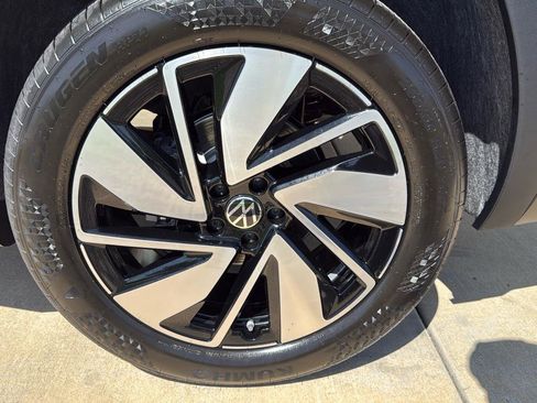 New 2025 Volkswagen Atlas SEL image 19