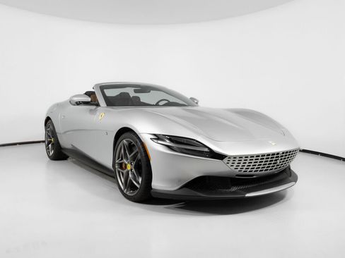 Used 2024 Ferrari Roma Spider image 11