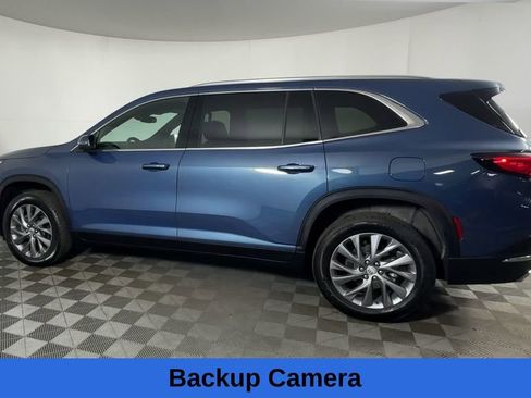 Used 2025 Buick Enclave Preferred image 8