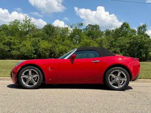 Used 2007 Pontiac Solstice GXP w/ Premium Package RWD image 34