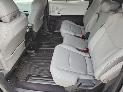 New 2026 Toyota Sienna XLE image 23