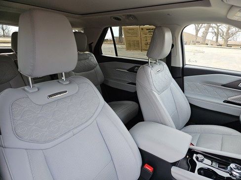 Used 2025 Ford Explorer Platinum w/ LUX Leather Package image 12