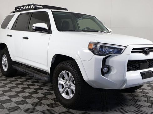Used 2022 Toyota 4Runner SR5 Premium w/ Moonroof Package AWD/4WD image 3