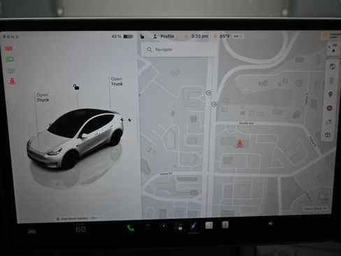 Used 2023 Tesla Model Y Performance AWD/4WD image 18