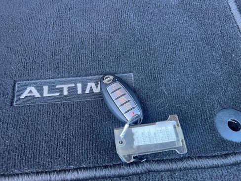 Used 2024 Nissan Altima 2.5 SV image 22