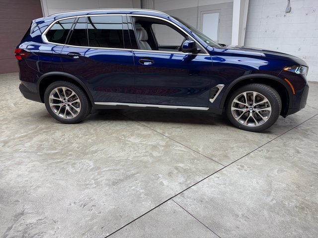 Used 2026 BMW X5 xDrive40i AWD/4WD image 6