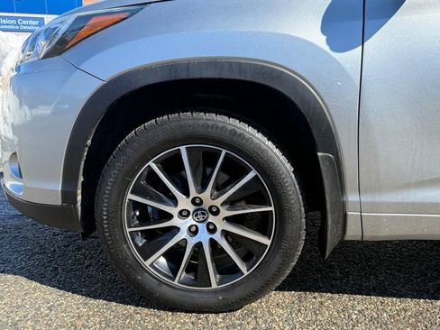 Used 2018 Toyota Highlander SE image 18