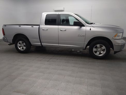 Used 2017 RAM 1500 Classic SLT AWD/4WD image 11